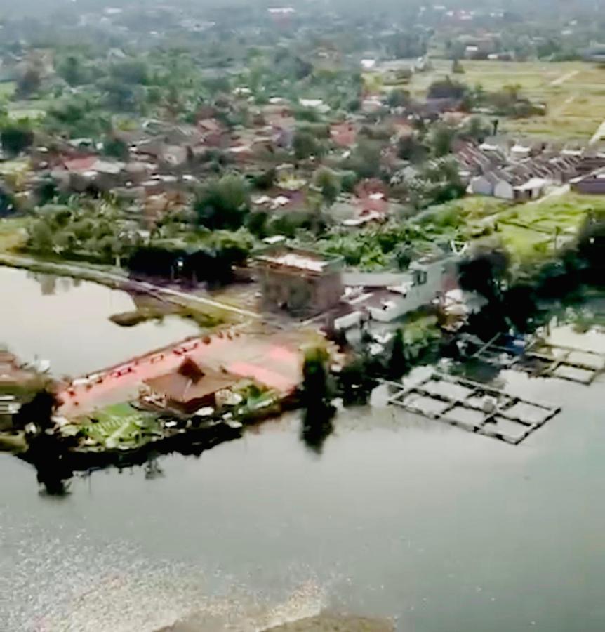 Resort & Resto Talaga Sundayana Subang Exterior foto