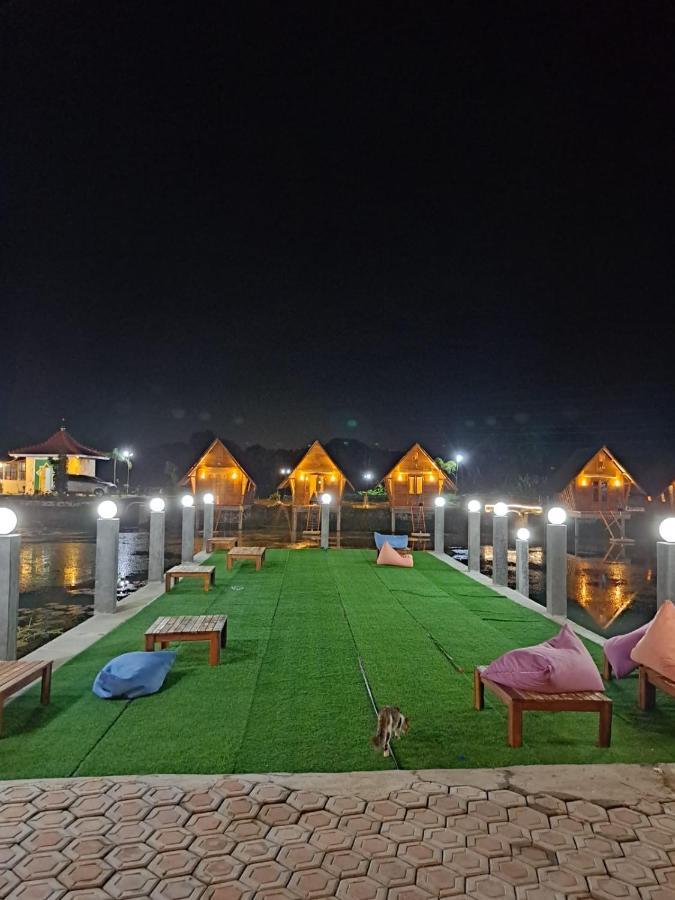 Resort & Resto Talaga Sundayana Subang Exterior foto