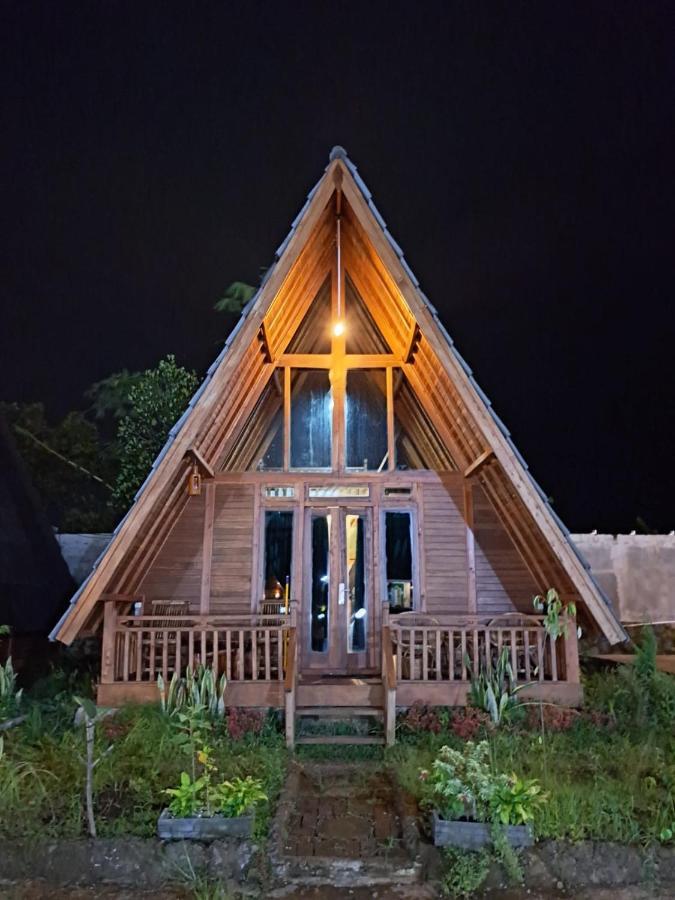 Resort & Resto Talaga Sundayana Subang Exterior foto